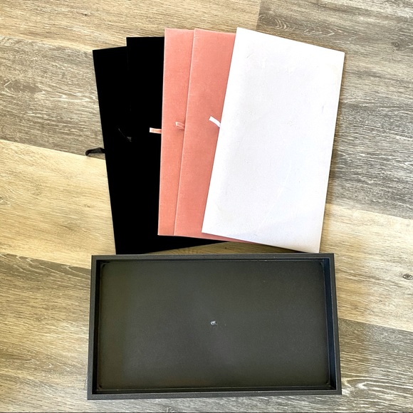 Other - ⭐️LAST CALL⭐️ Set Jewelry Display Tray + 5 Velvet Pads Organizer